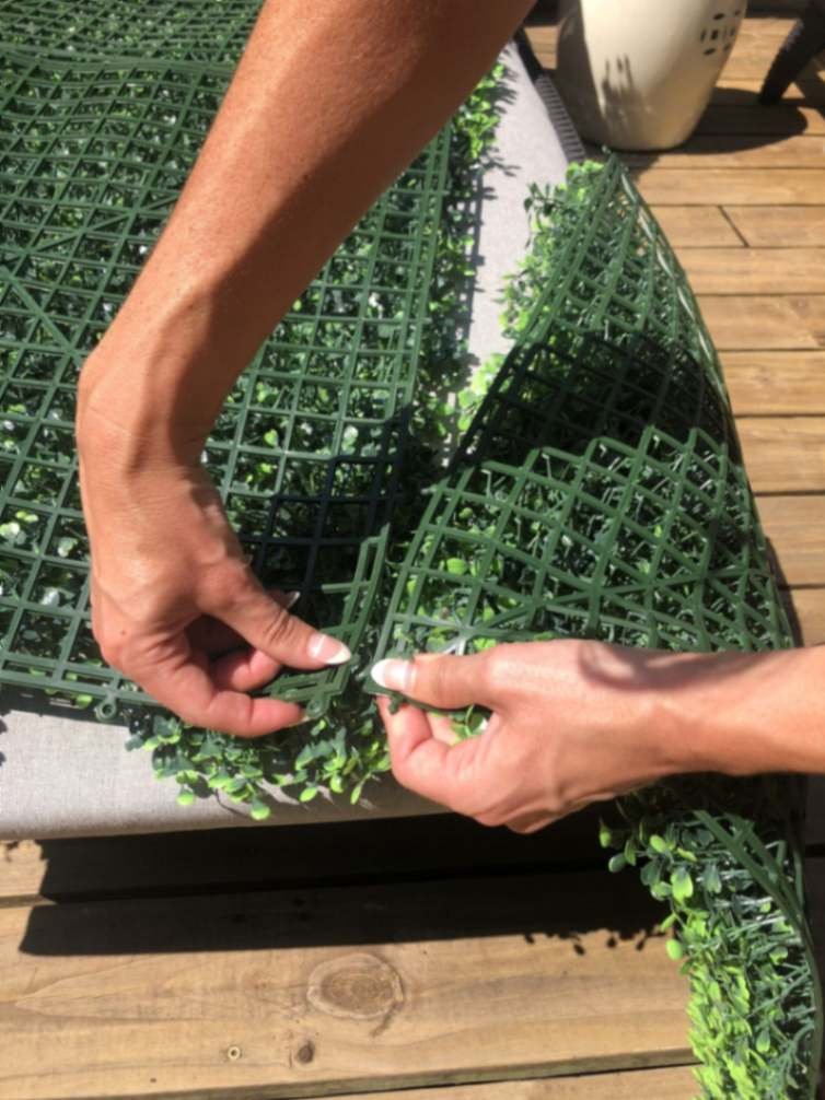 Fake hedge chain link